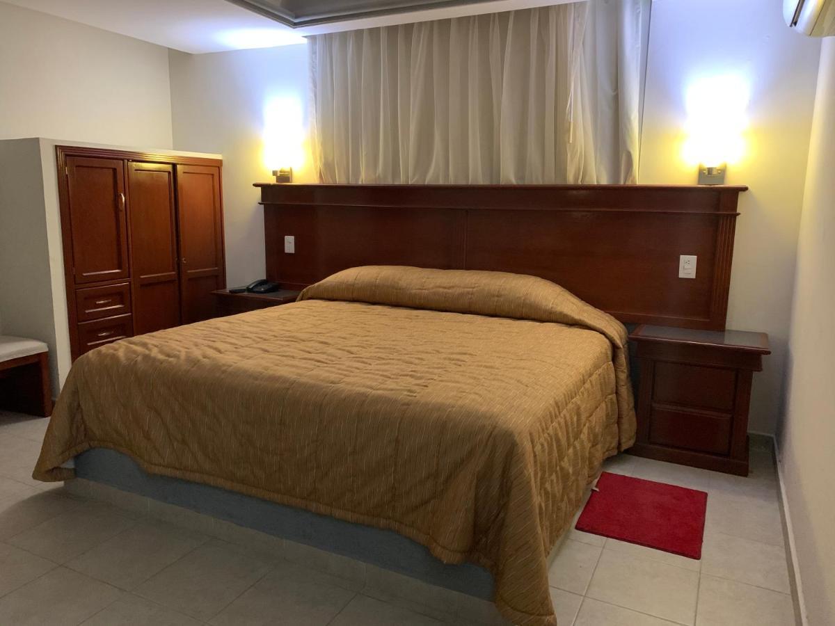Real Del Sur Motel Moroleon ภายนอก รูปภาพ
