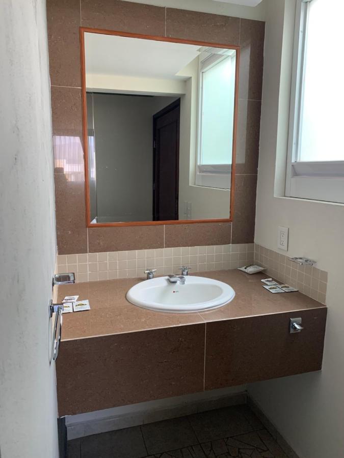Real Del Sur Motel Moroleon ภายนอก รูปภาพ