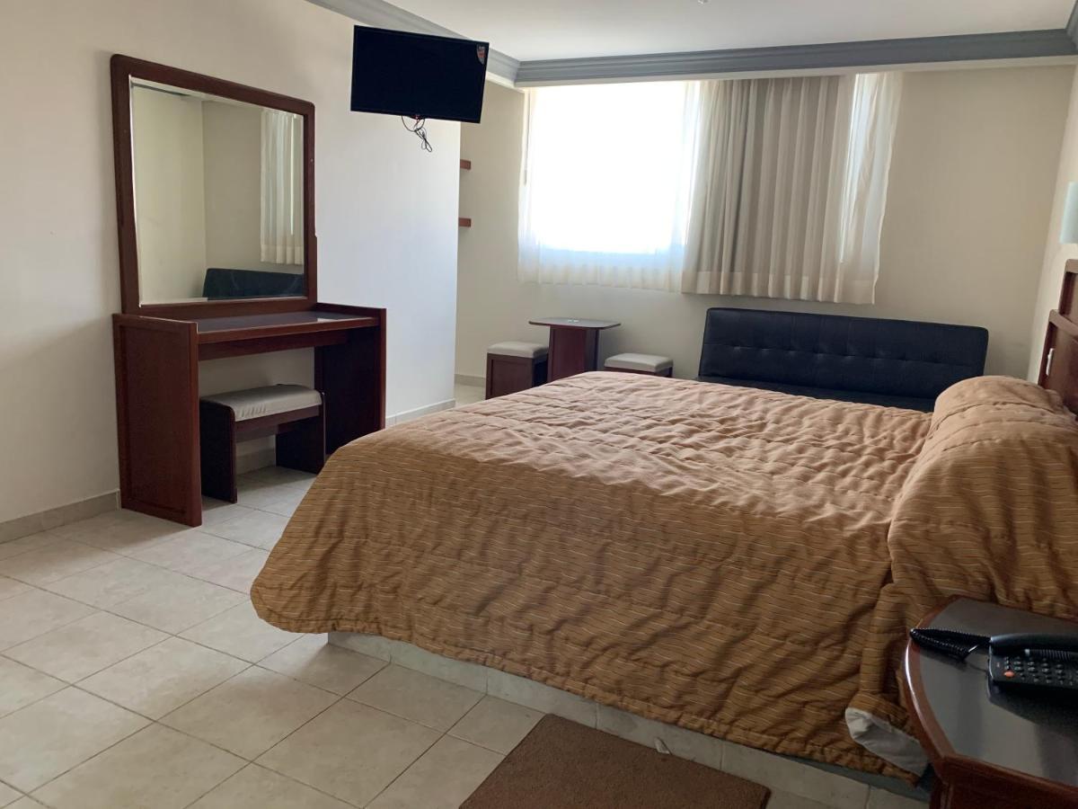 Real Del Sur Motel Moroleon ภายนอก รูปภาพ